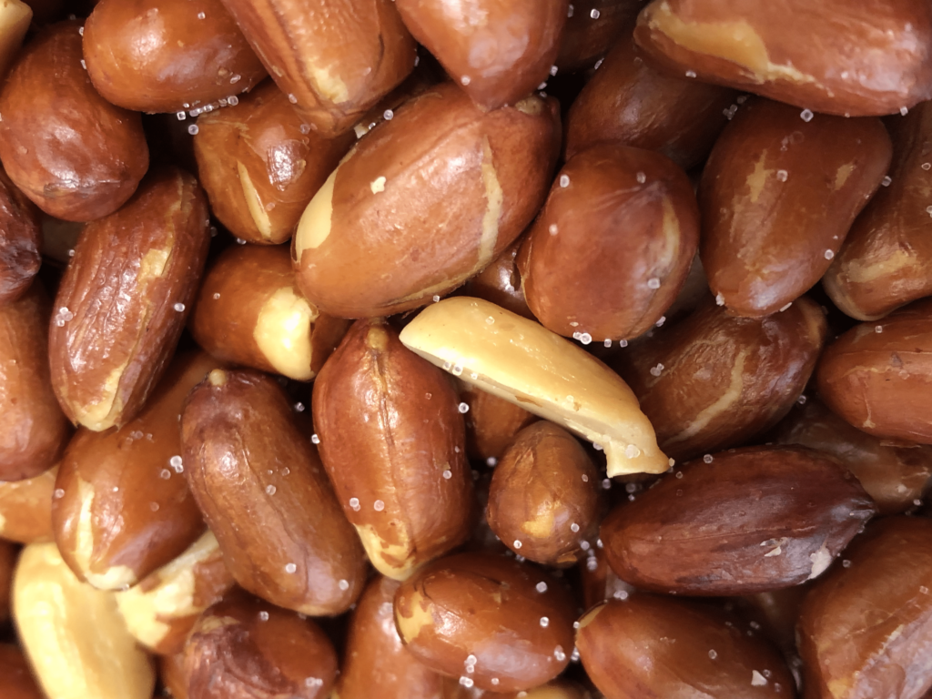 Cacahuètes grillées et salées