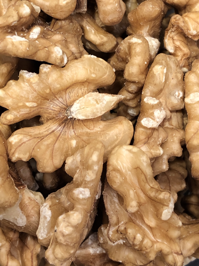 Walnut kernels