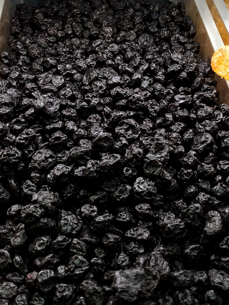 Dried blueberries